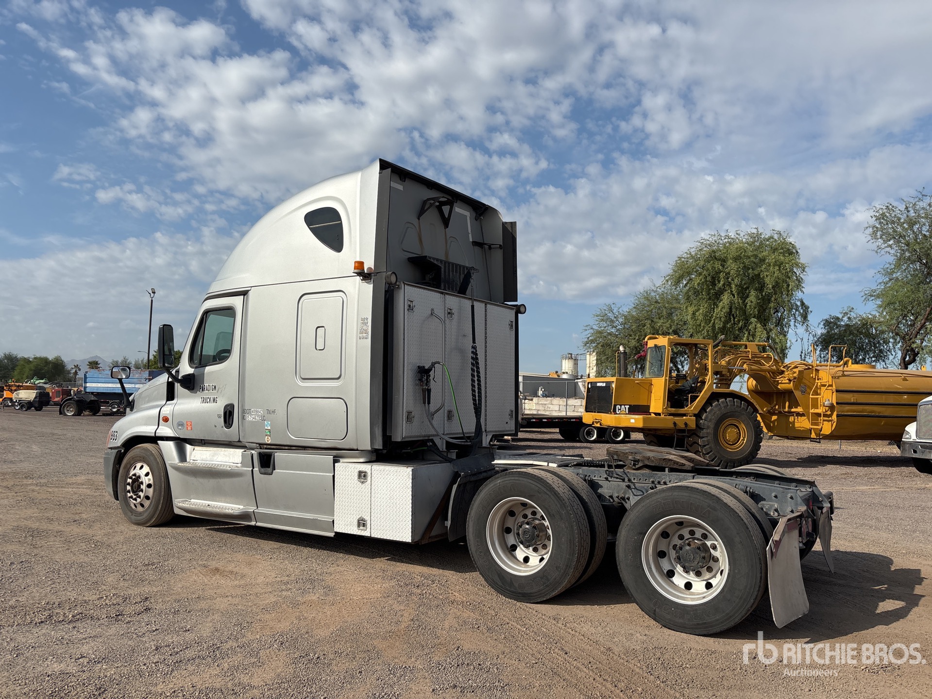 2015 Freightliner CASCADIA 125