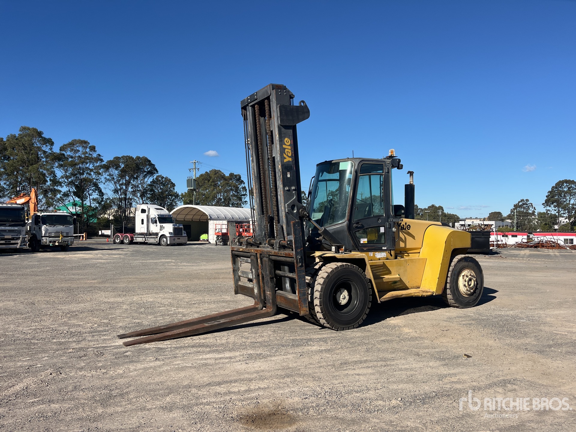 Photo of a 2014 Yale GDP160EC
