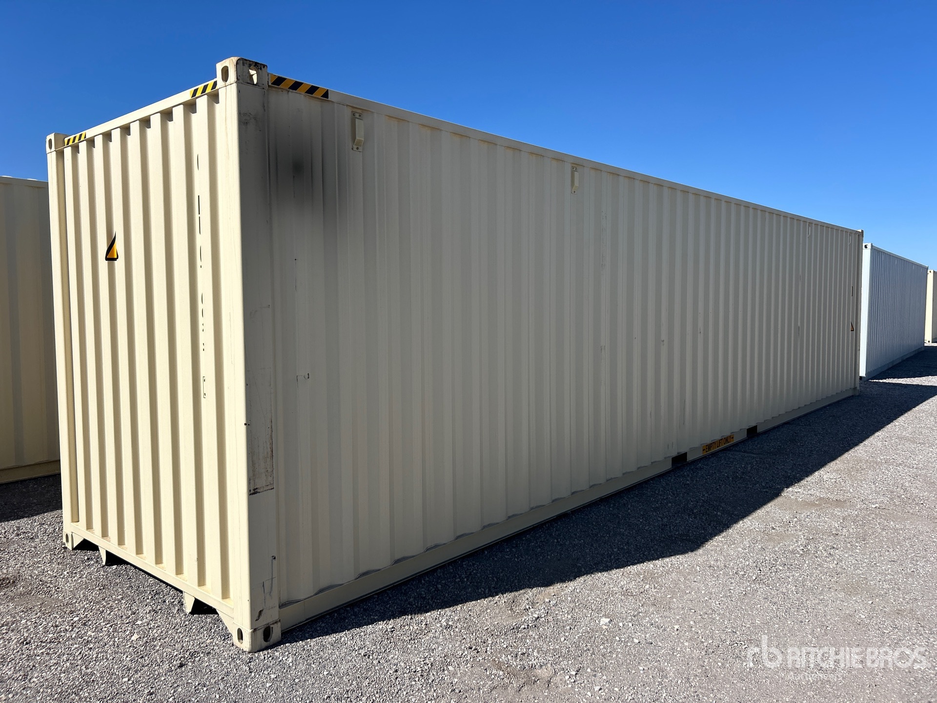 General Appearance with Bild, Ecke hinten rechts