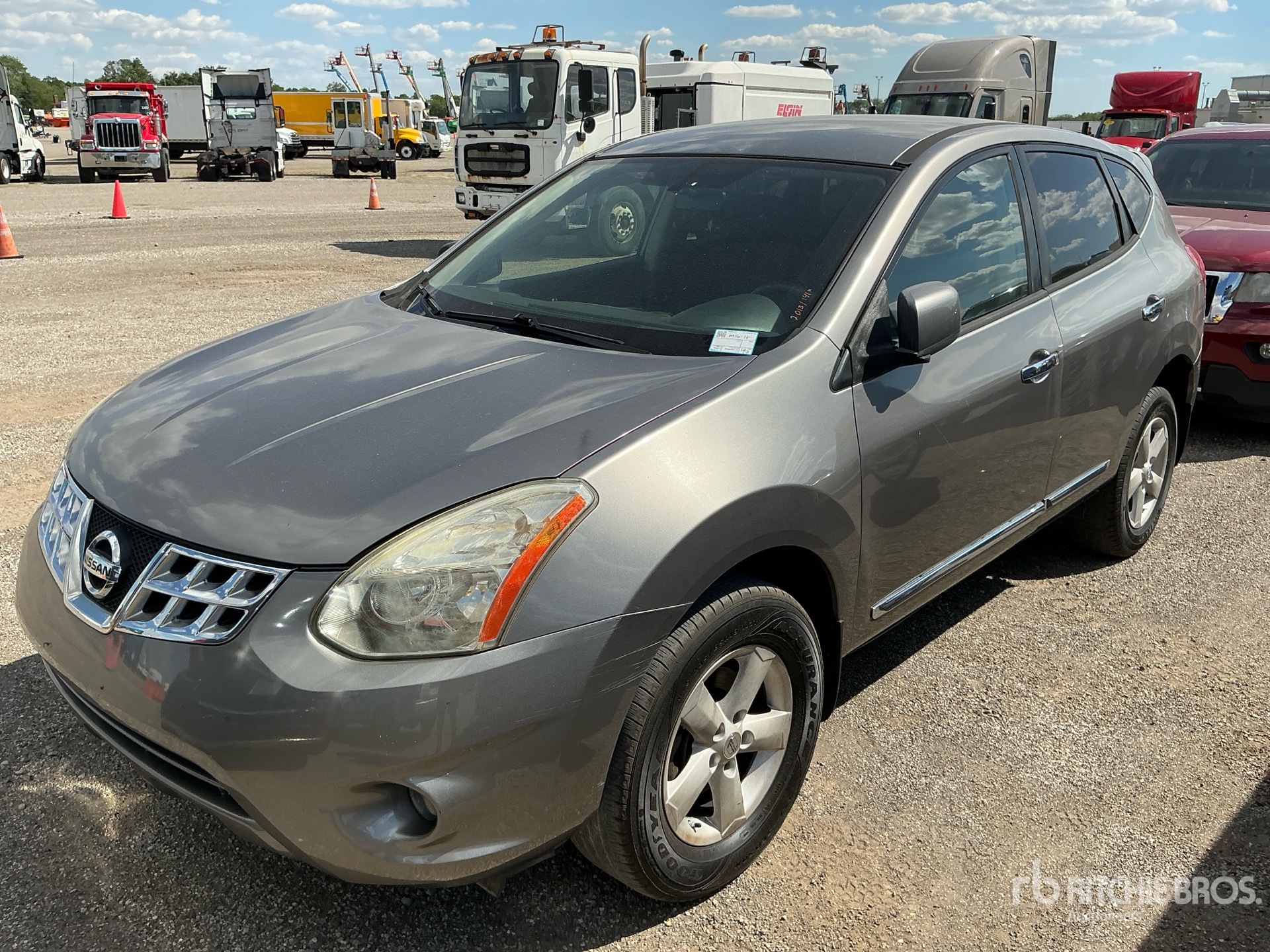 Photo of a 2013 Nissan ROGUE