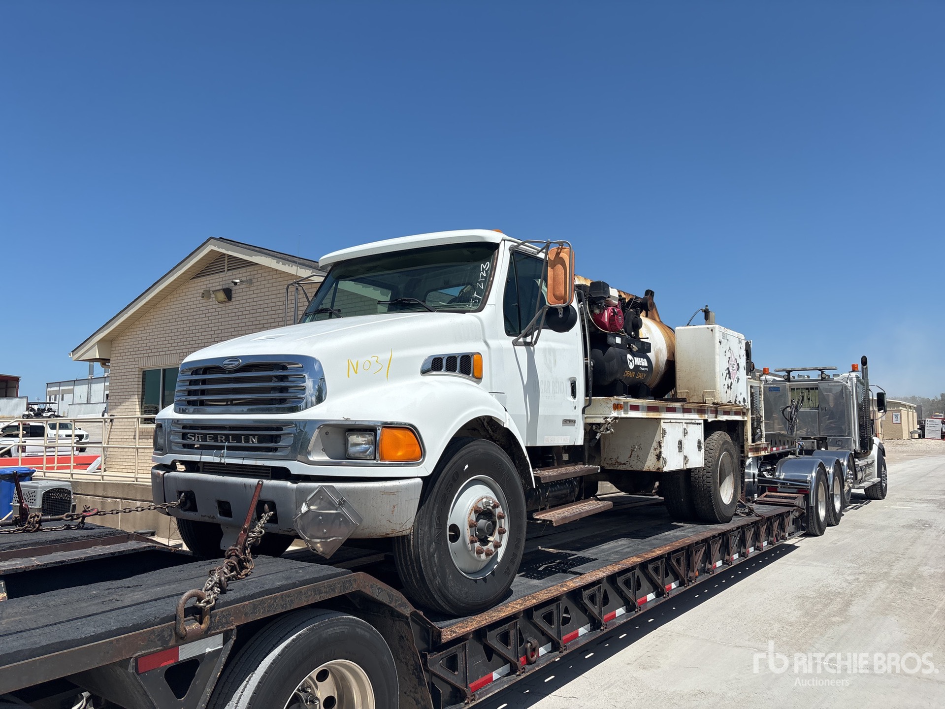 Photo of a 2001 Sterling M7500