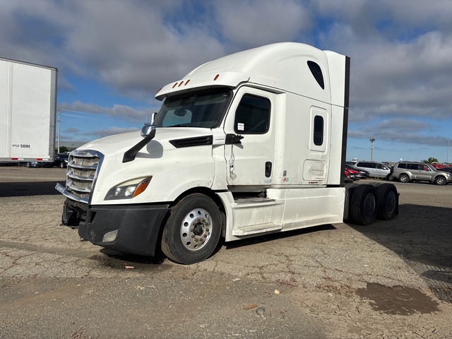 2019 Freightliner Cascadia 126 6x4 T/A Sleeper Truck Tractor