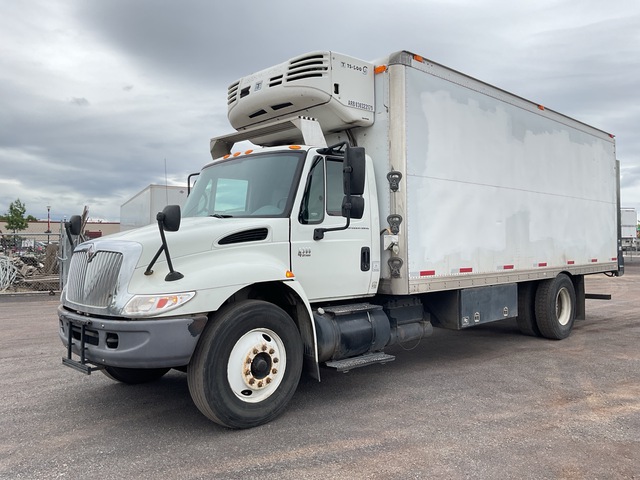 2004 International 4300SBA 4x2 Refrigerated Truck