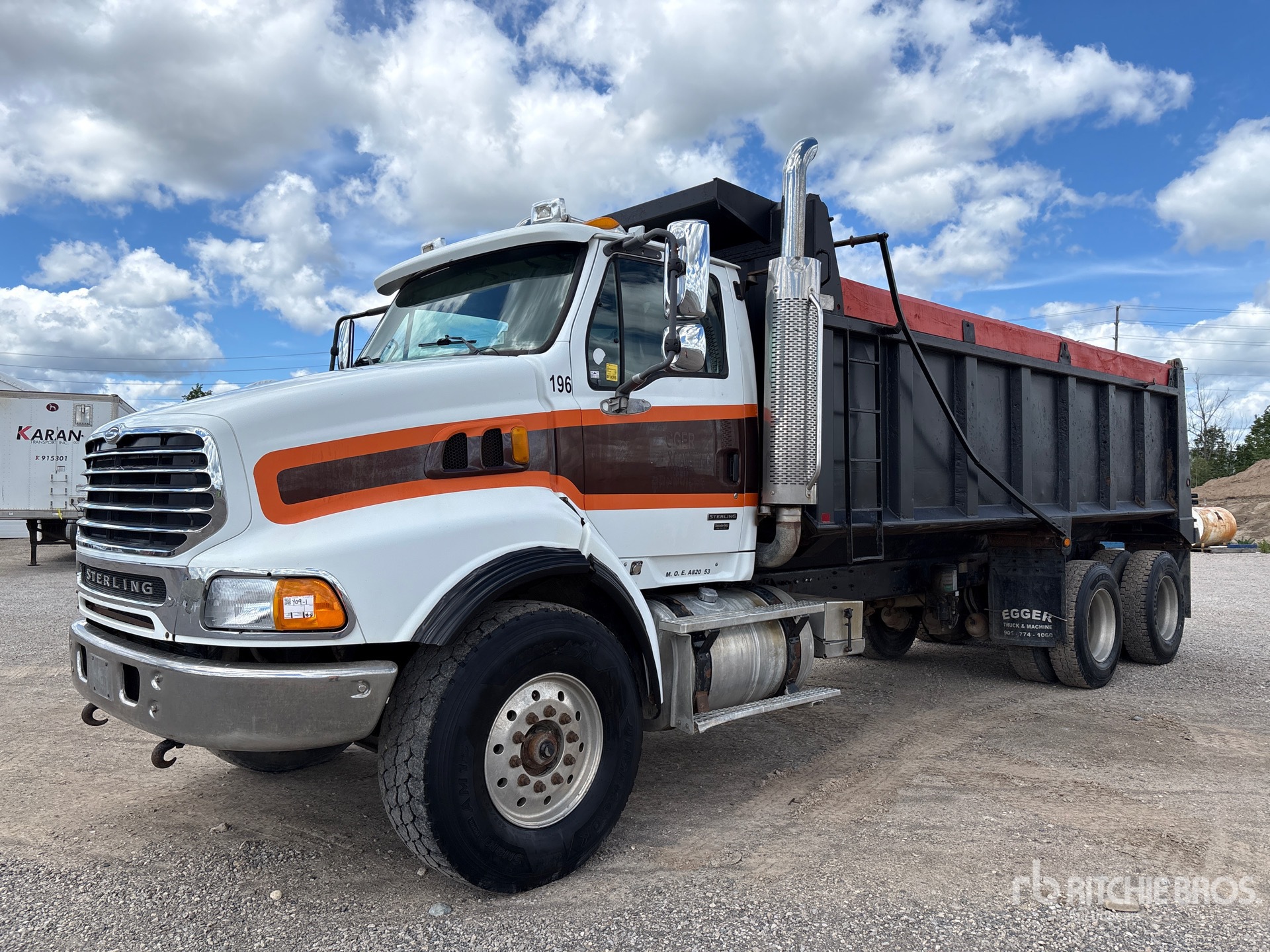 Photo of a 2007 Sterling LT9500