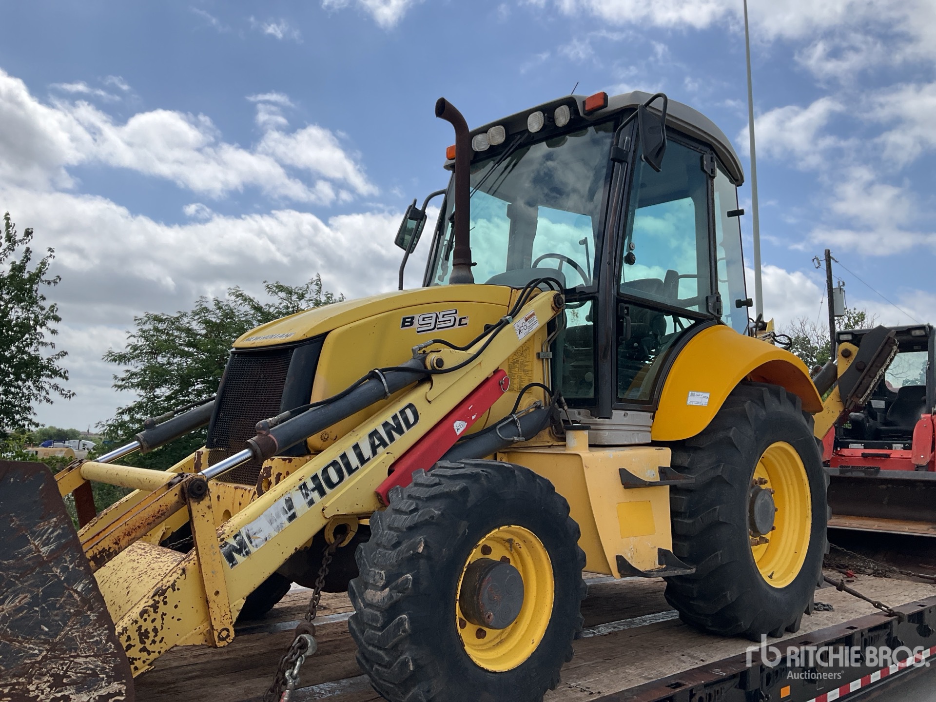 Photo of a 2012 New Holland B95C