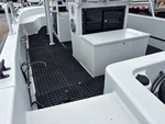Hull with Floor Supports