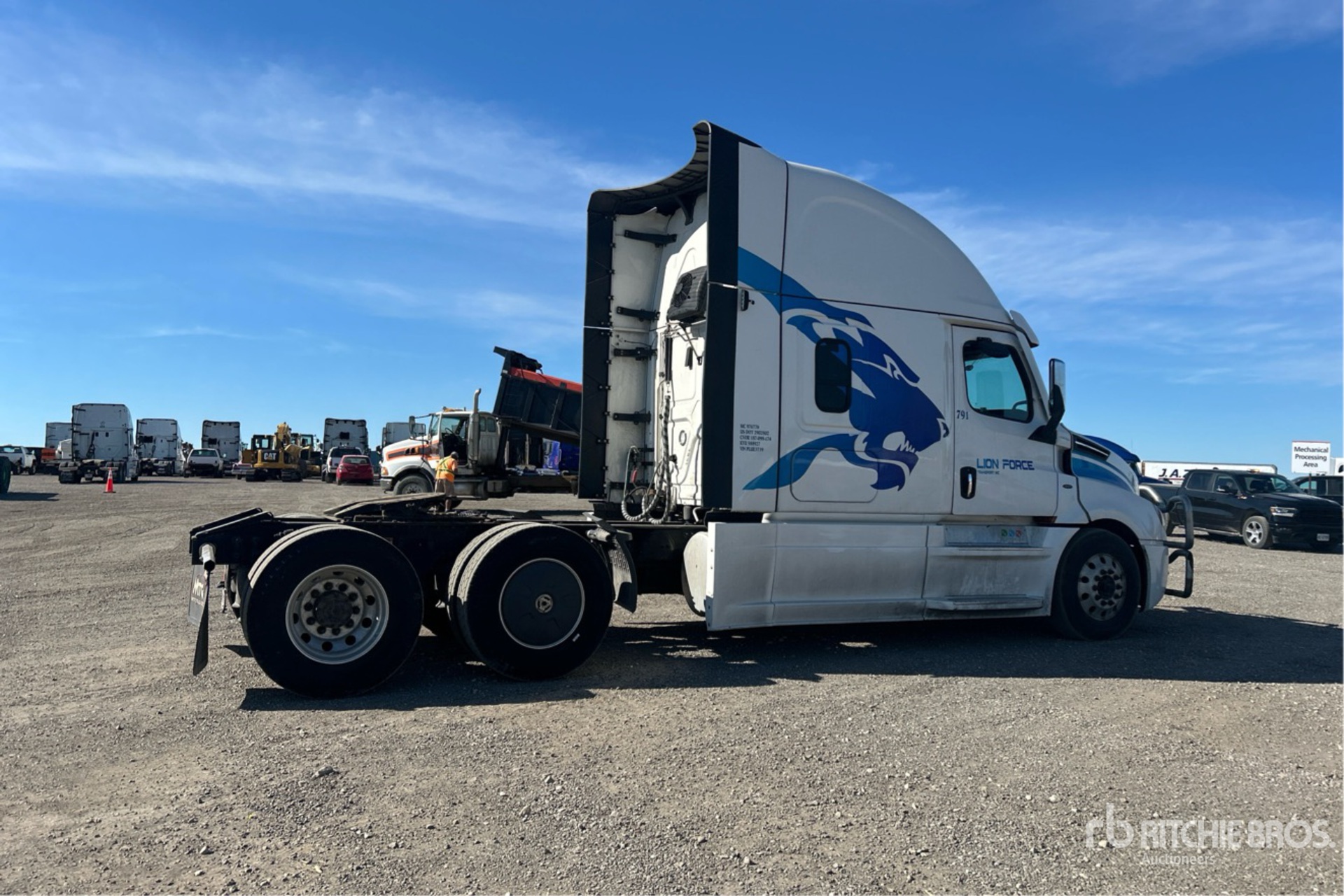 2023 Freightliner CASCADIA 126