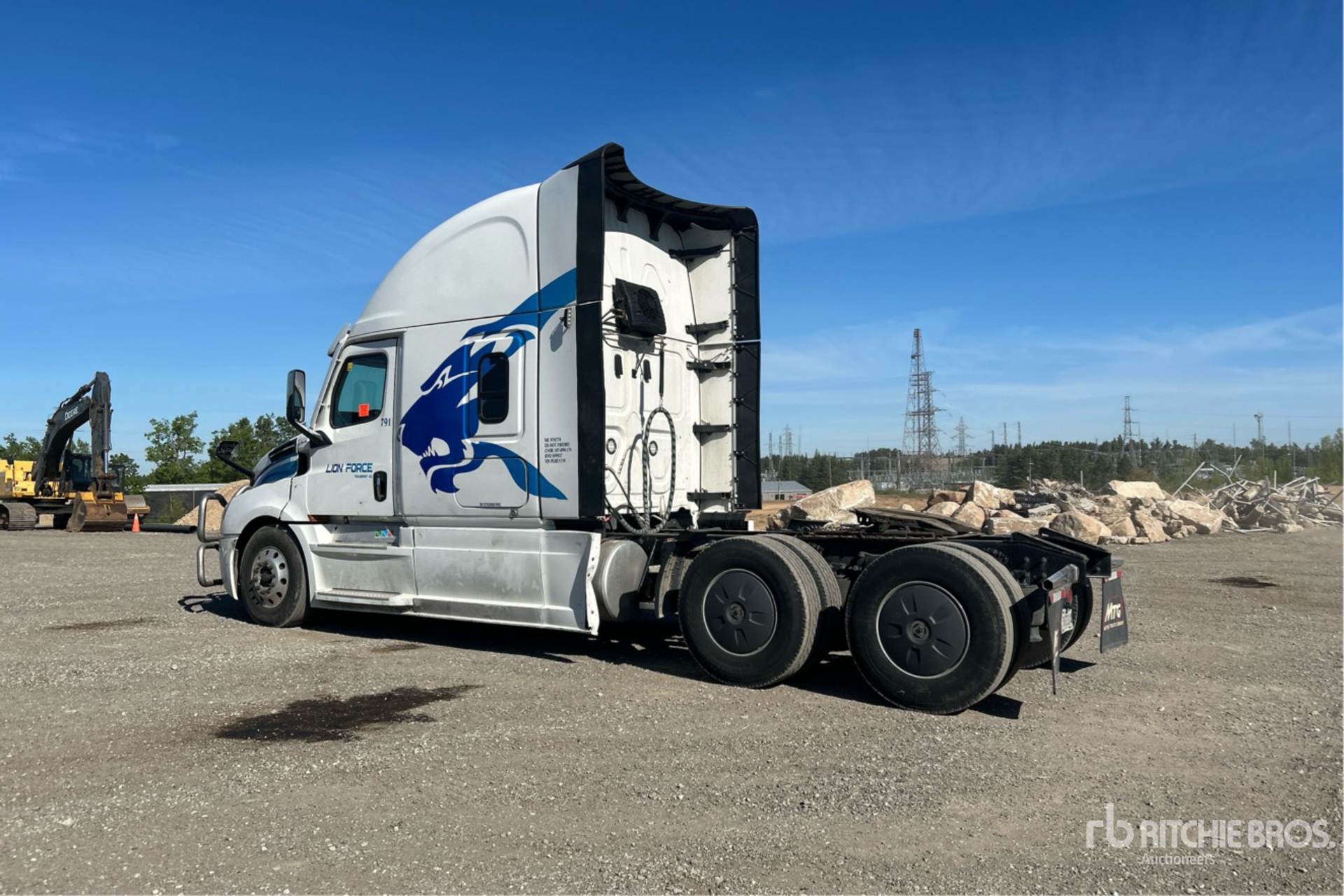 2023 Freightliner CASCADIA 126