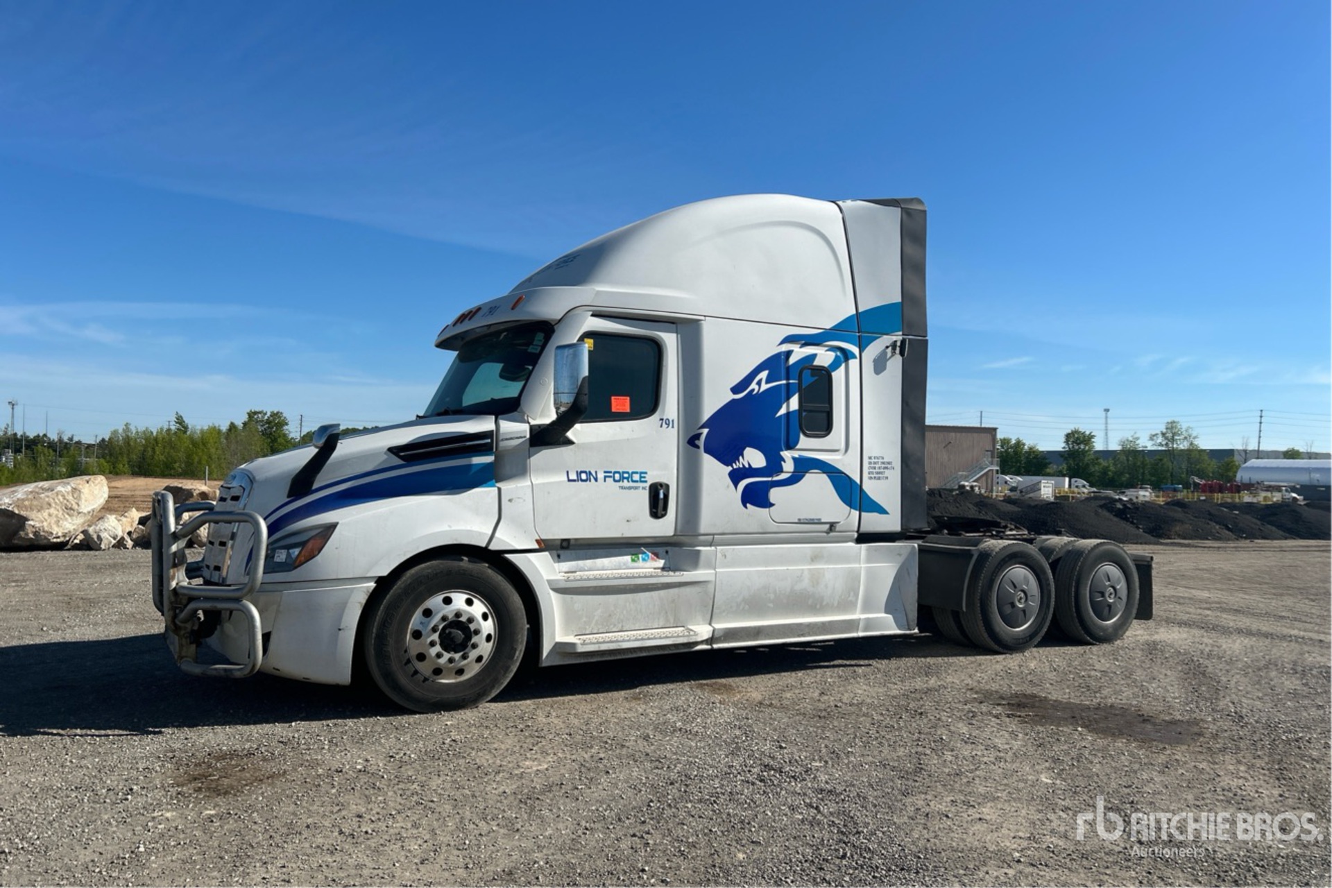 2023 Freightliner CASCADIA 126