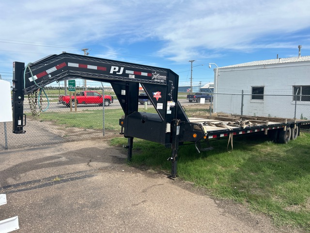 2022 PJ Trailers 3F412 32 ft T/A Gooseneck Flatbed Trailer