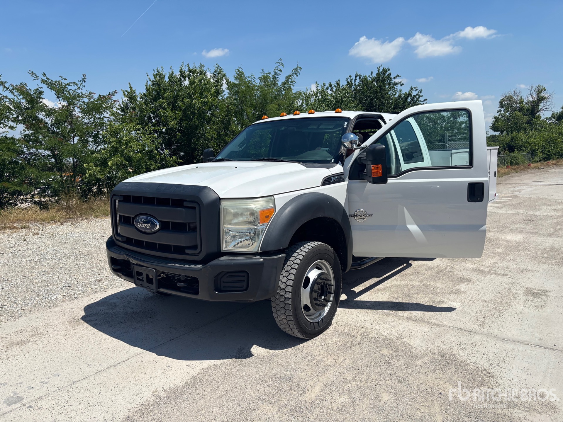 Photo of a 2015 Ford F-450
