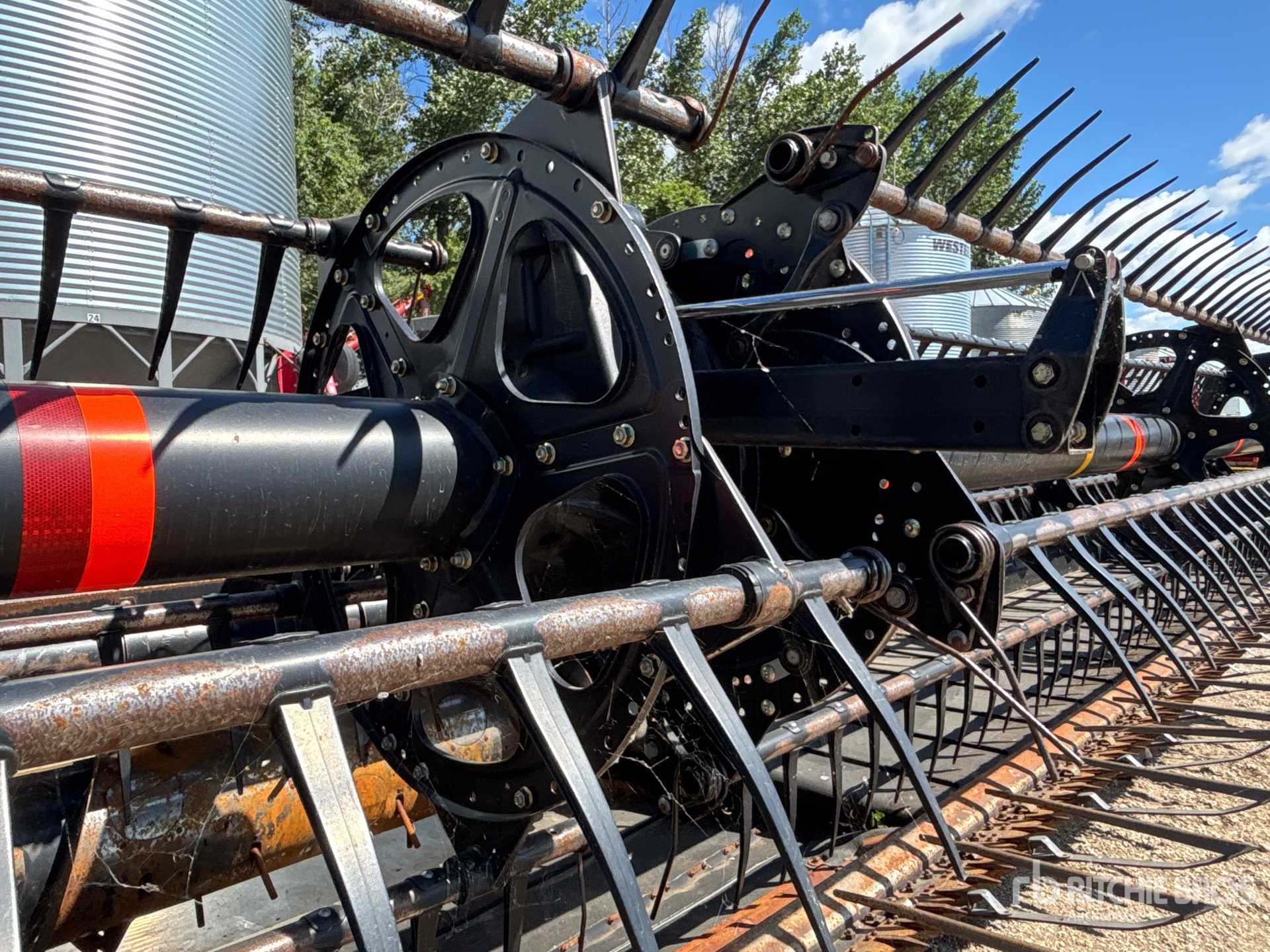 2013 Macdon D65-D