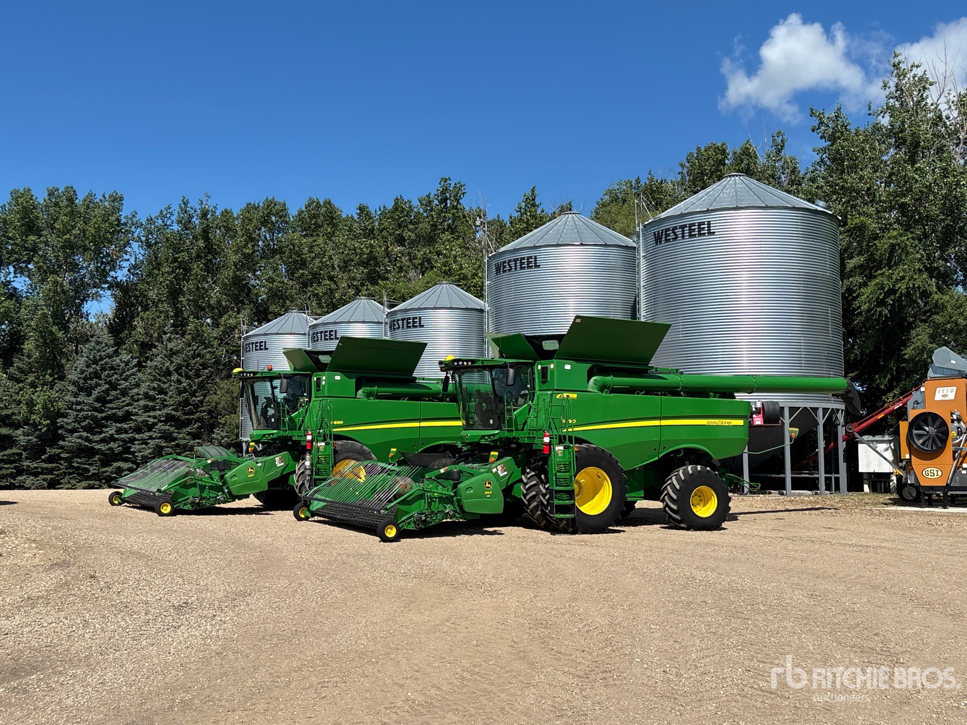 2017 John Deere S690