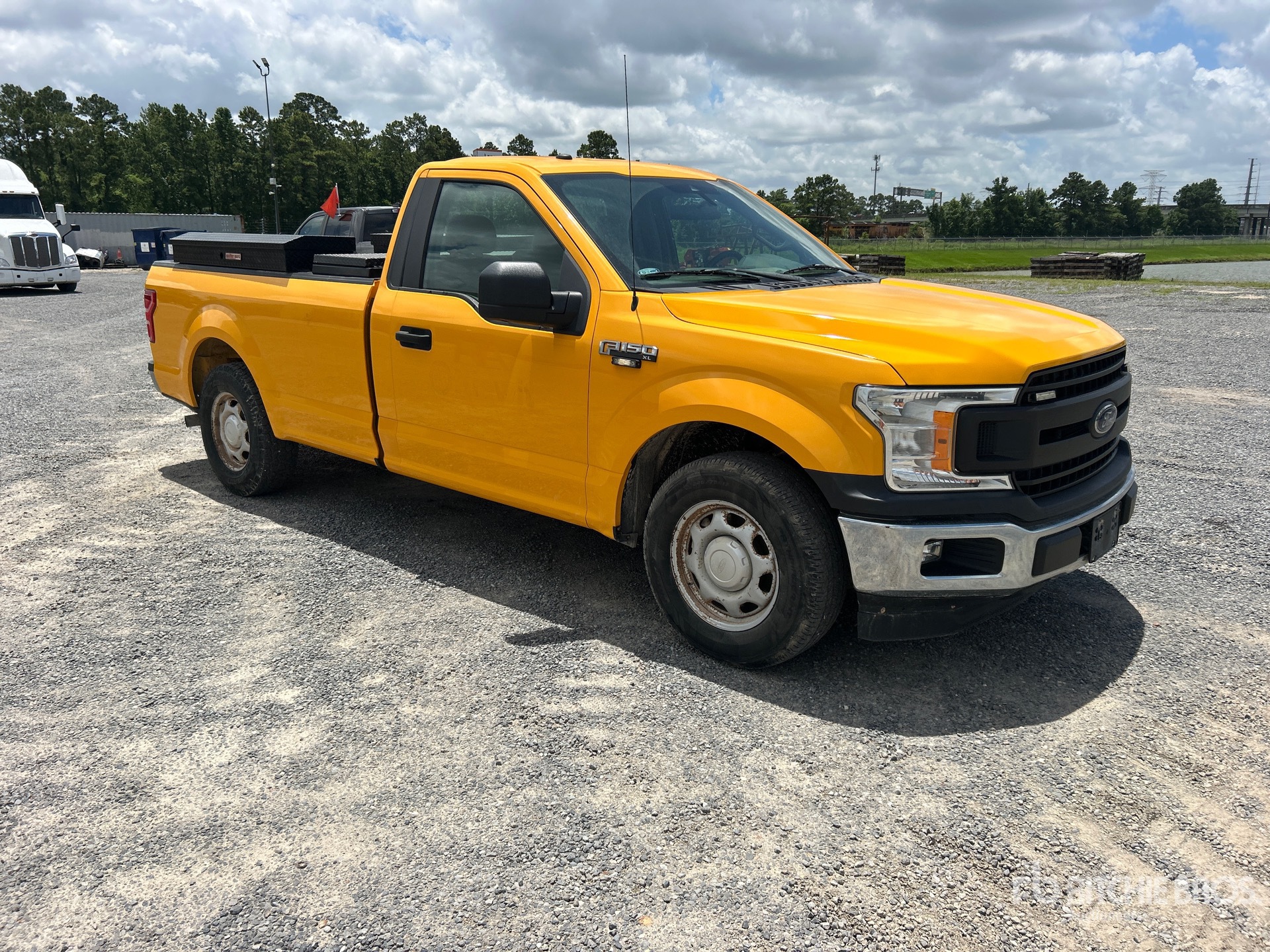 General Appearance with Picture, Right Front Corner