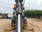 Hydraulics with Auxiliary Hydraulic Plumbing