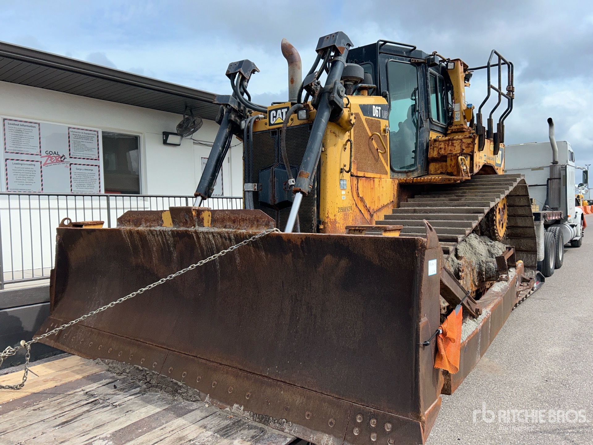 Photo of a 2017 Caterpillar D6TLGP