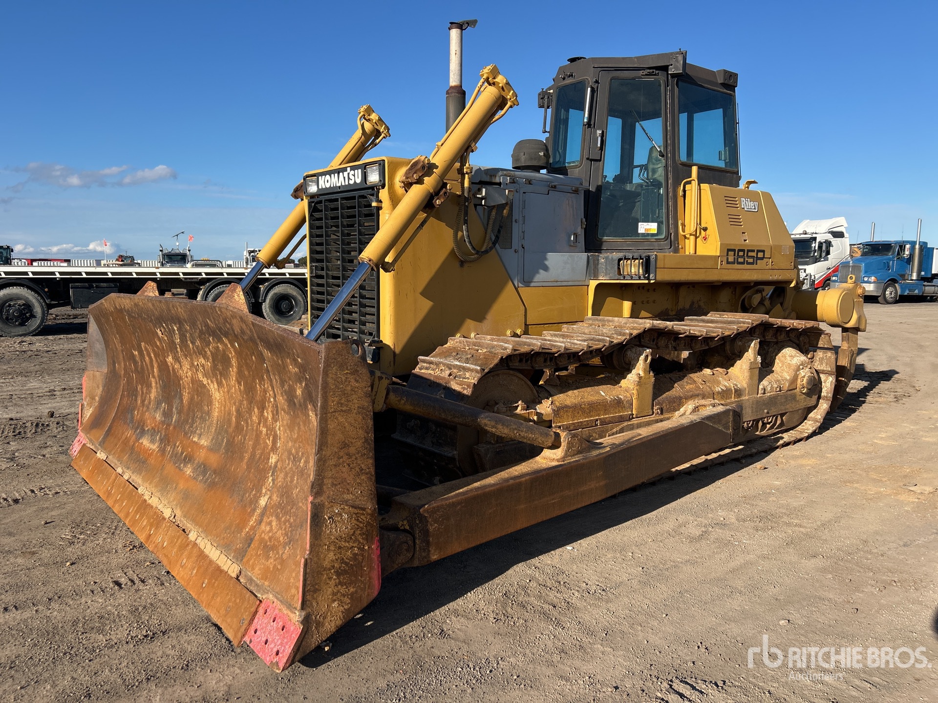 Photo of a 1989 Komatsu D85P
