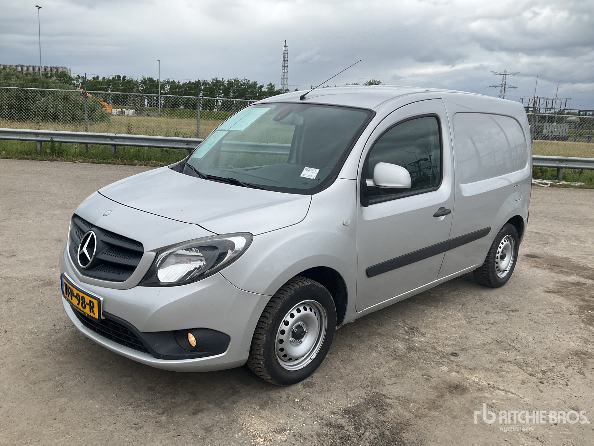 General Appearance with Picture, Left Front Corner