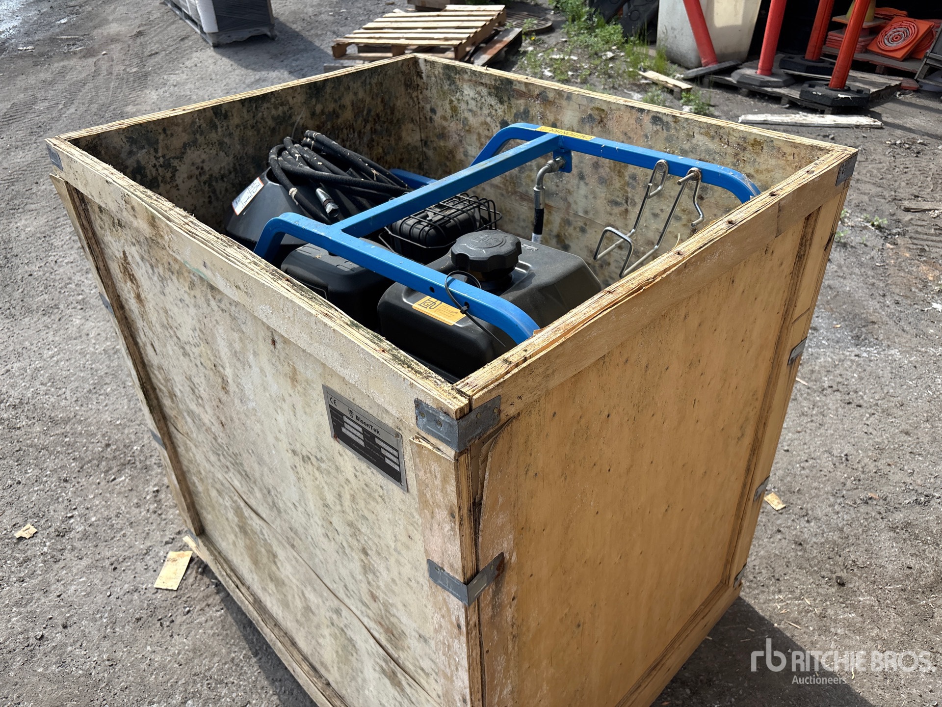 General Appearance with Picture, Left Rear Corner
