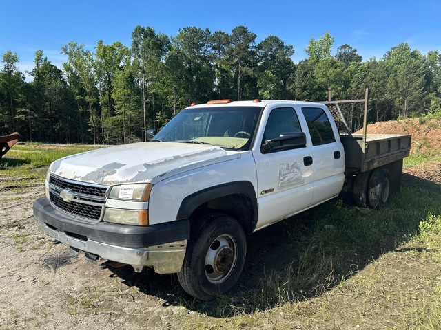 2006 Chevrolet Silverado 3500HD 4x2 Crew Cab Flatbed Truck