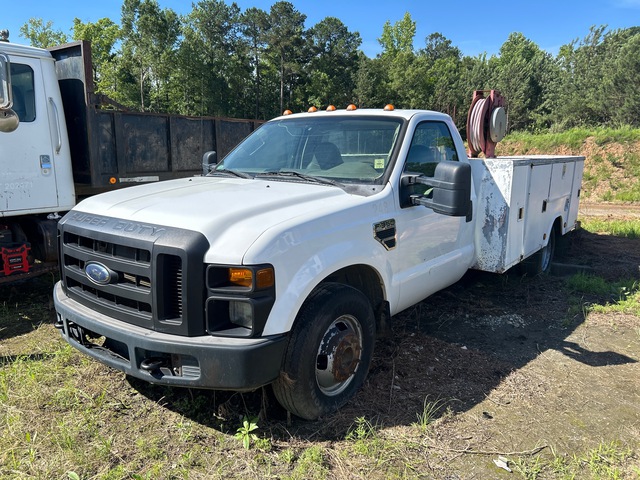 2009 Ford F-350 XL 4x2 Utility Truck
