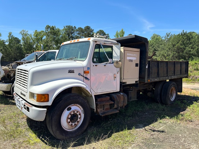 1998 (unverified) International 4700 4x2 S/A Dump Truck