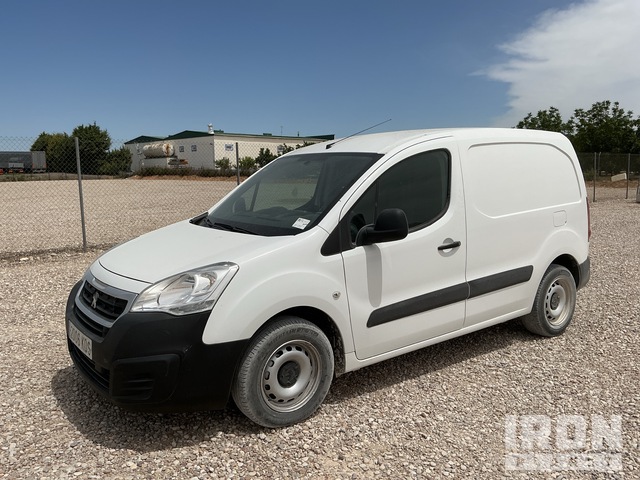 2017 Peugeot Partner Cargo Van