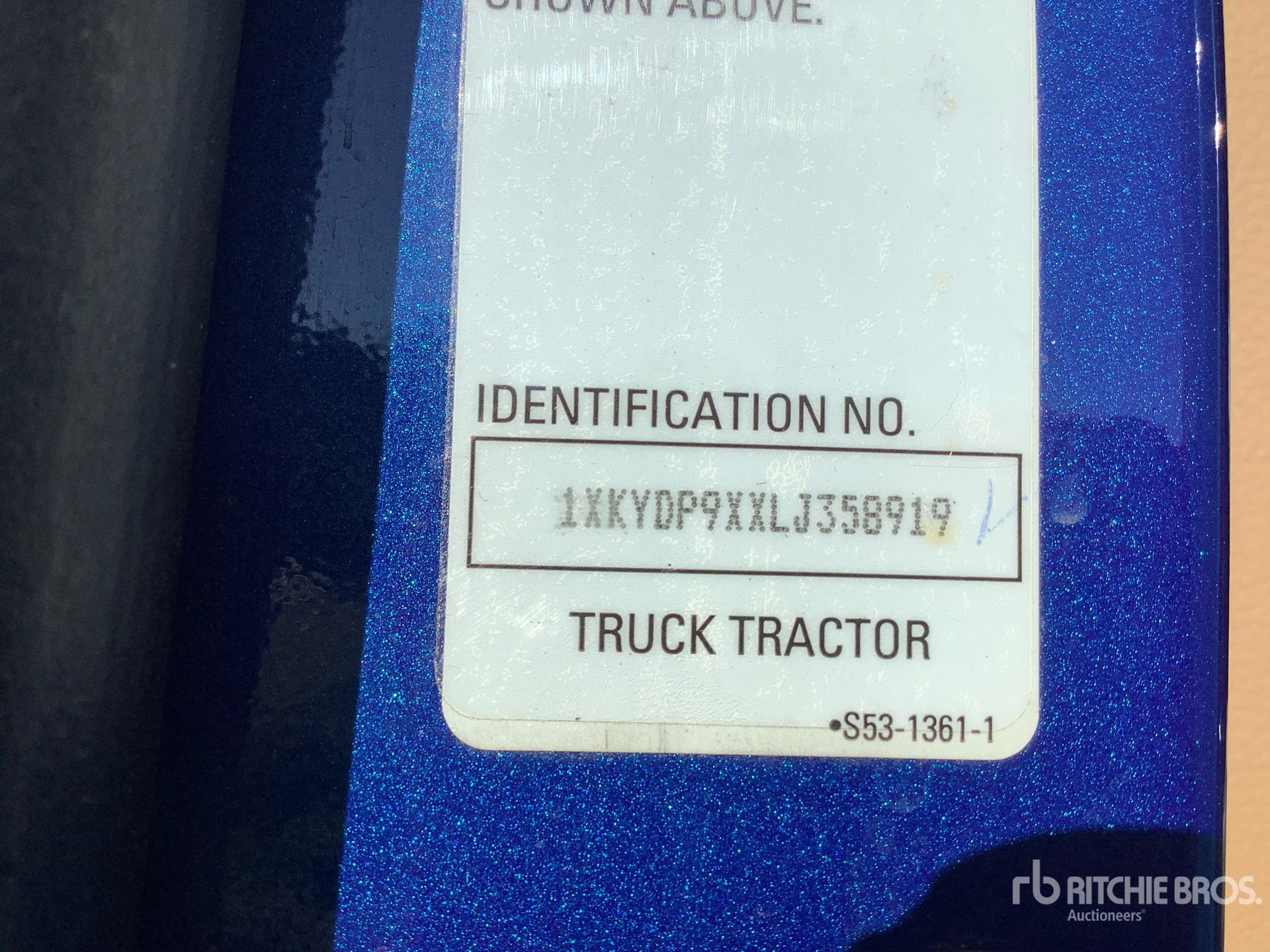 General Appearance with Numéro de série/Numéro d'identification du véhicule automobile