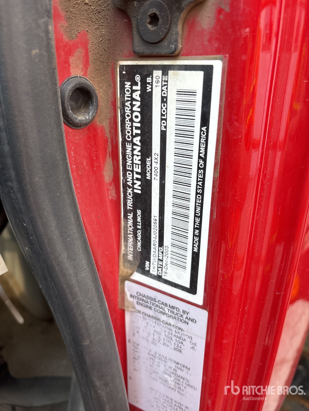 Photo of a 2004 International 7400