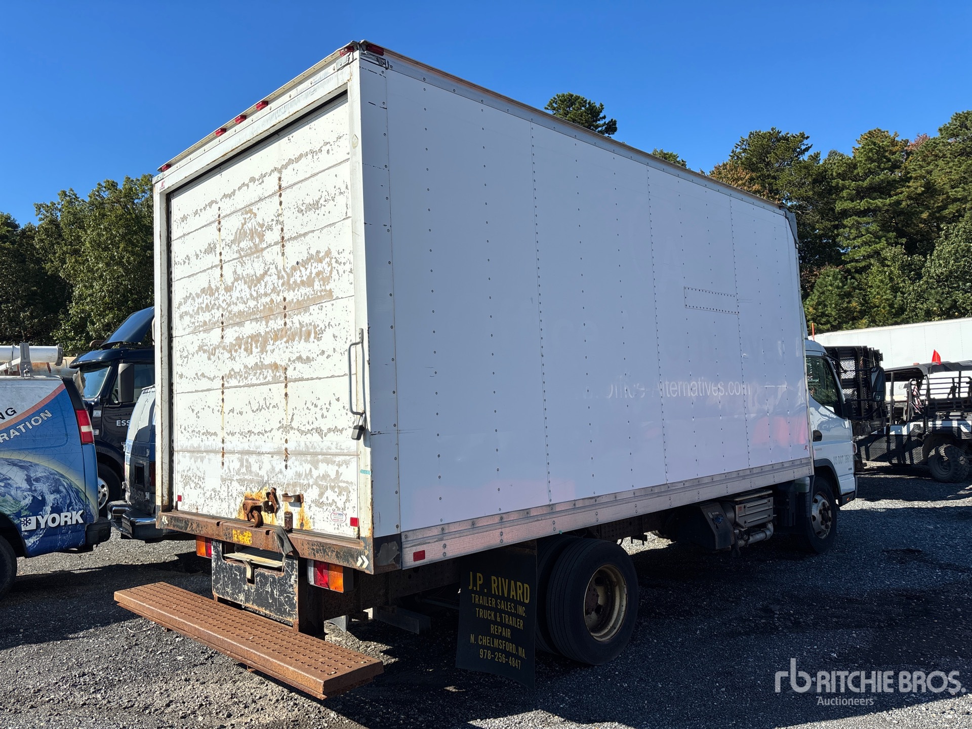 2013 Mitsubishi FE160