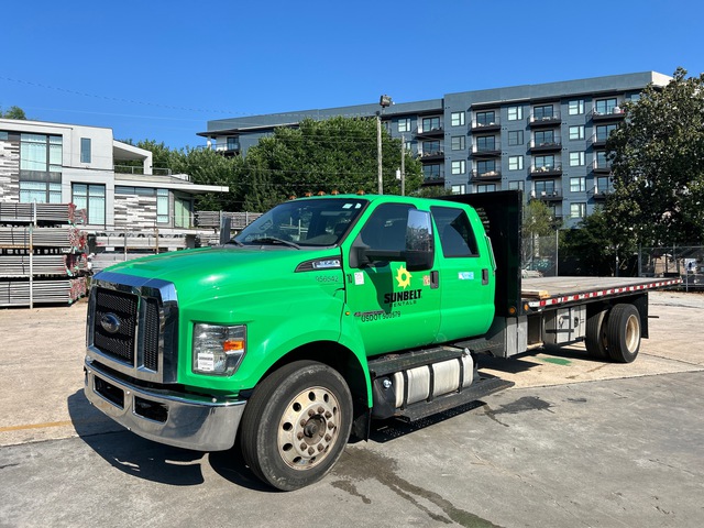 2017 Ford F-650 4x2 Crew Cab Flatbed Truck
