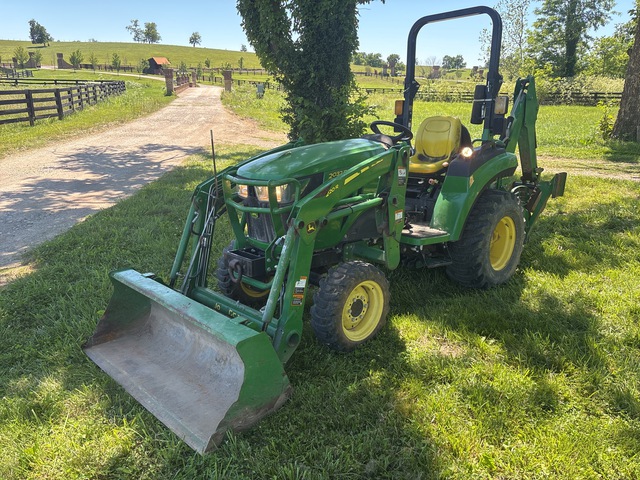John Deere 2032R 4WD Tractor