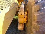 Drivetrain: Motor grader with