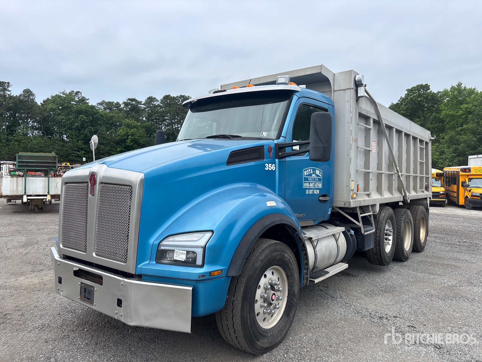 Photo of a 2015 Kenworth T880