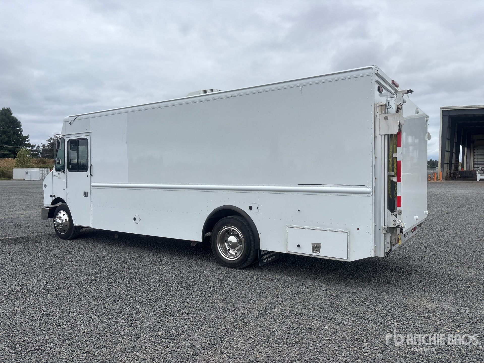 2017 Freightliner MT55