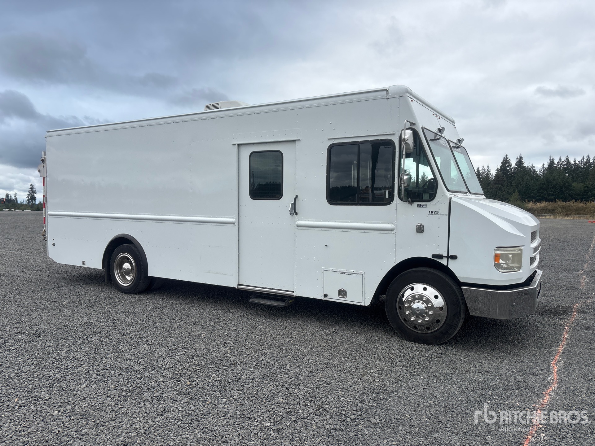 2017 Freightliner MT55