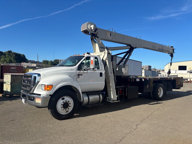 National 500E2 36000 lb Articulated Boom on 2013 Ford F-750 XL 4x2 Boom Truck
