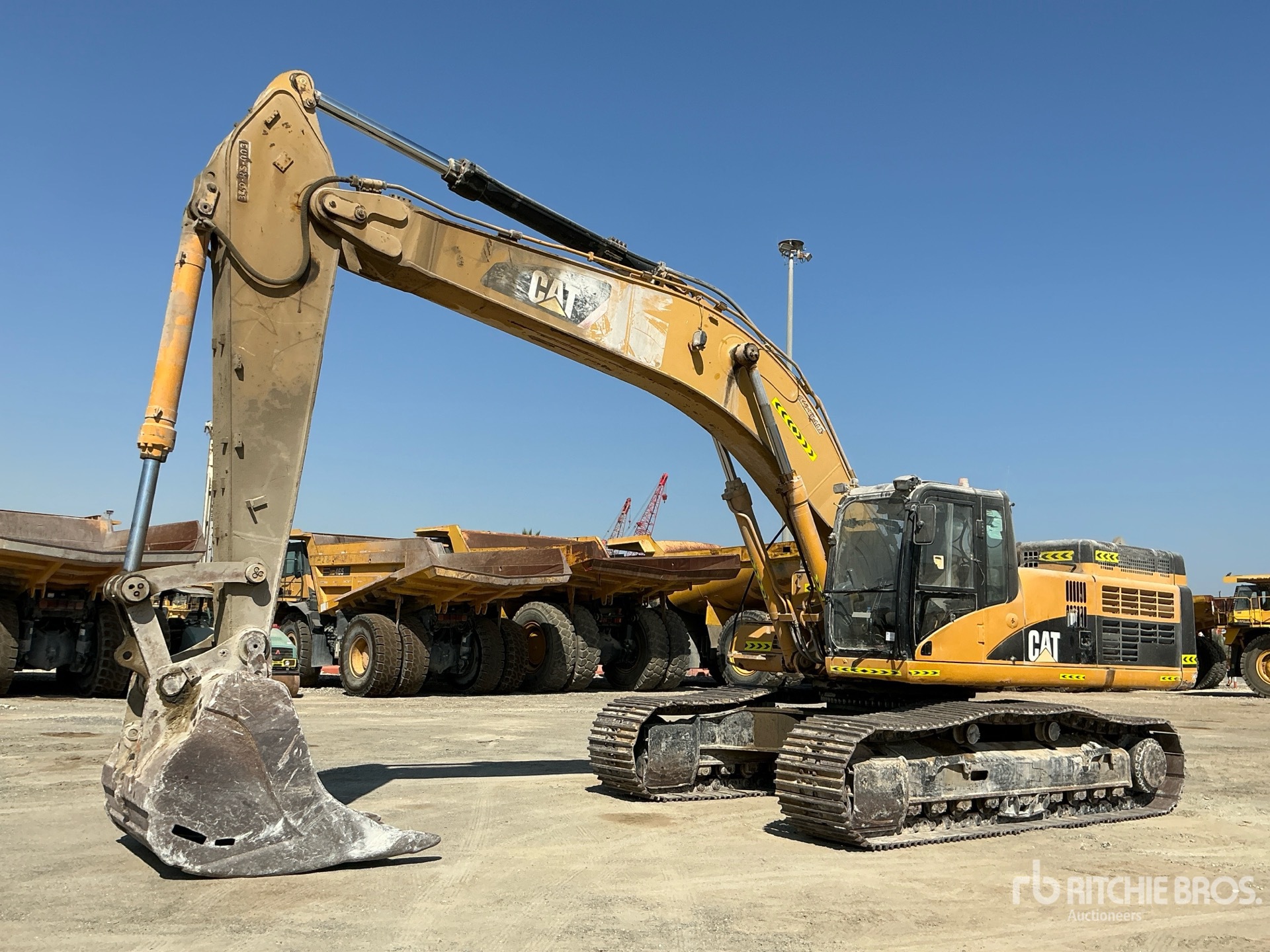 Photo of a 2006 Caterpillar 345CL
