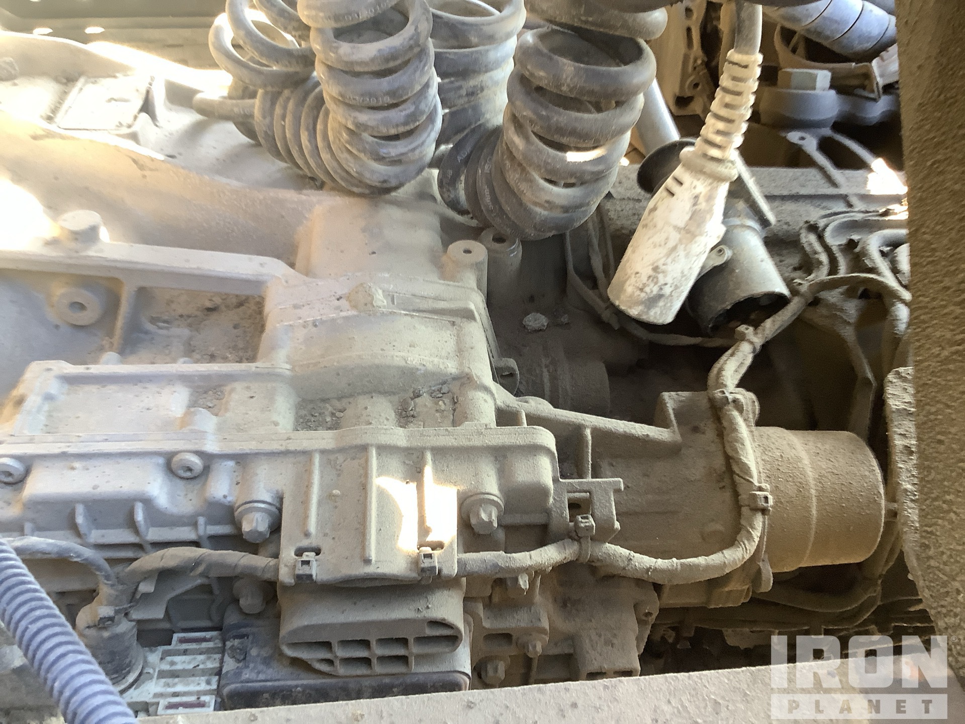 4 Underbody - Truck with Getriebe