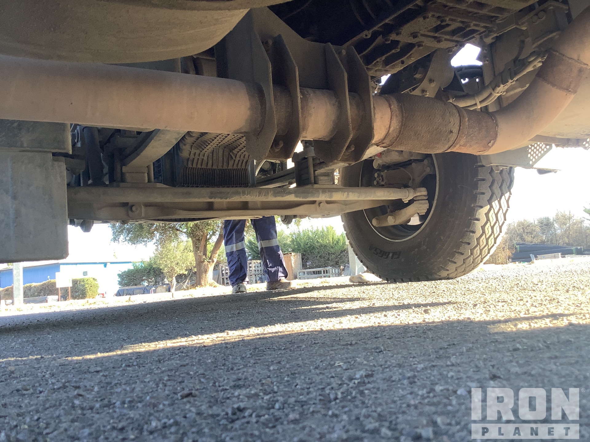 4 Underbody - Truck with Lenkungsbauteile