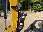 Hydraulics with Thumb Cylinder
