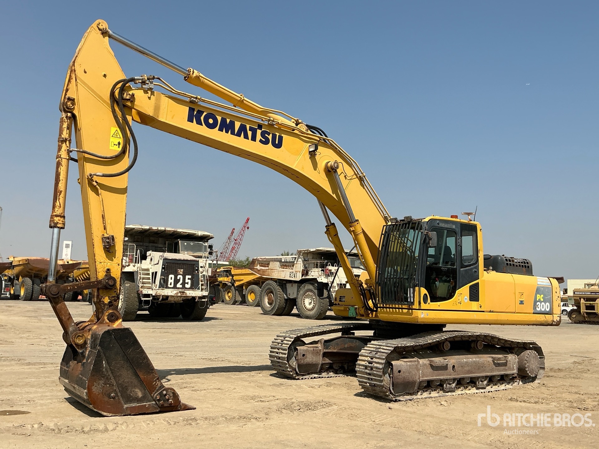 Photo of a 2015 Komatsu PC300-8M0