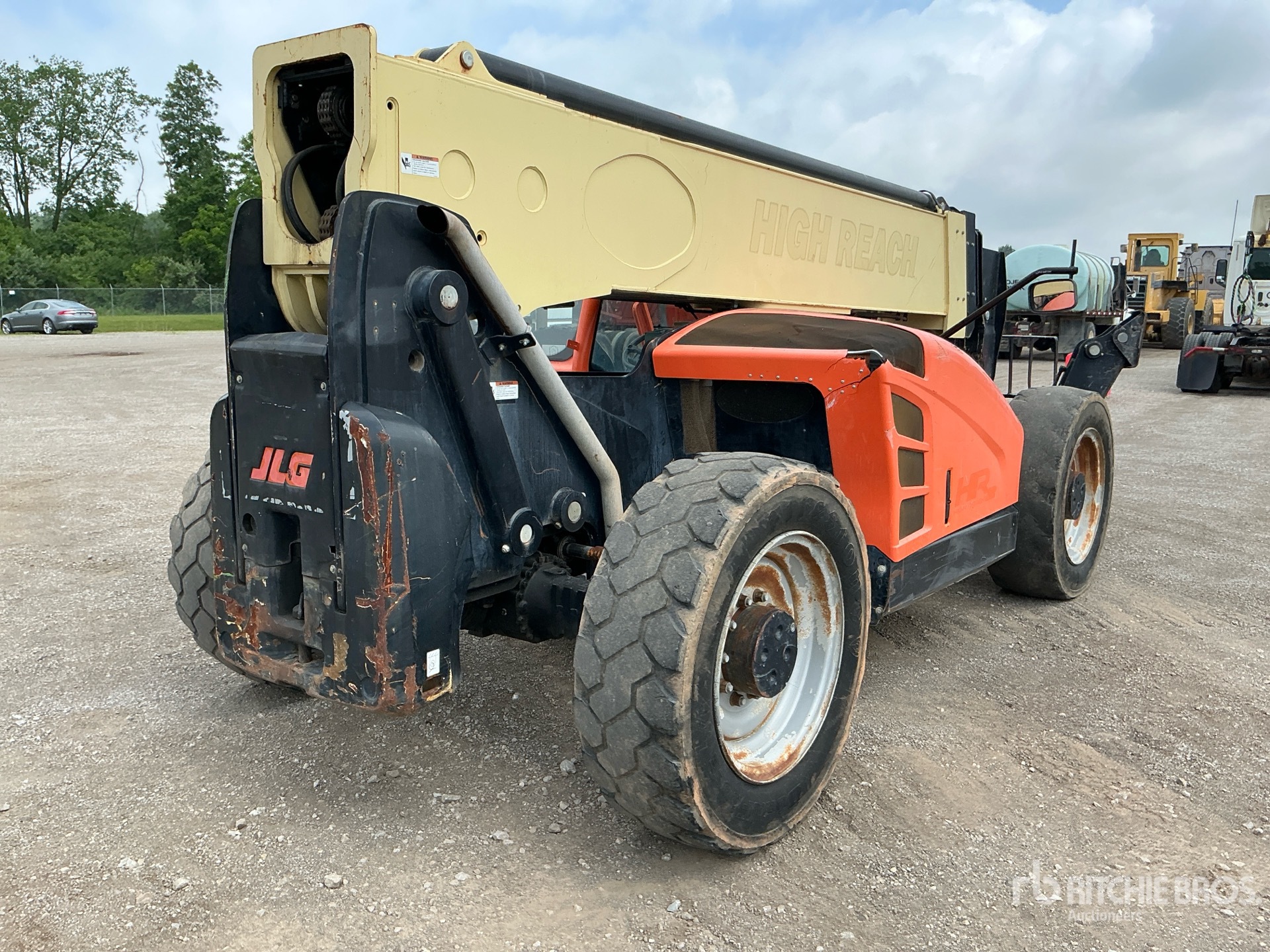 General Appearance with Picture, Right Rear Corner