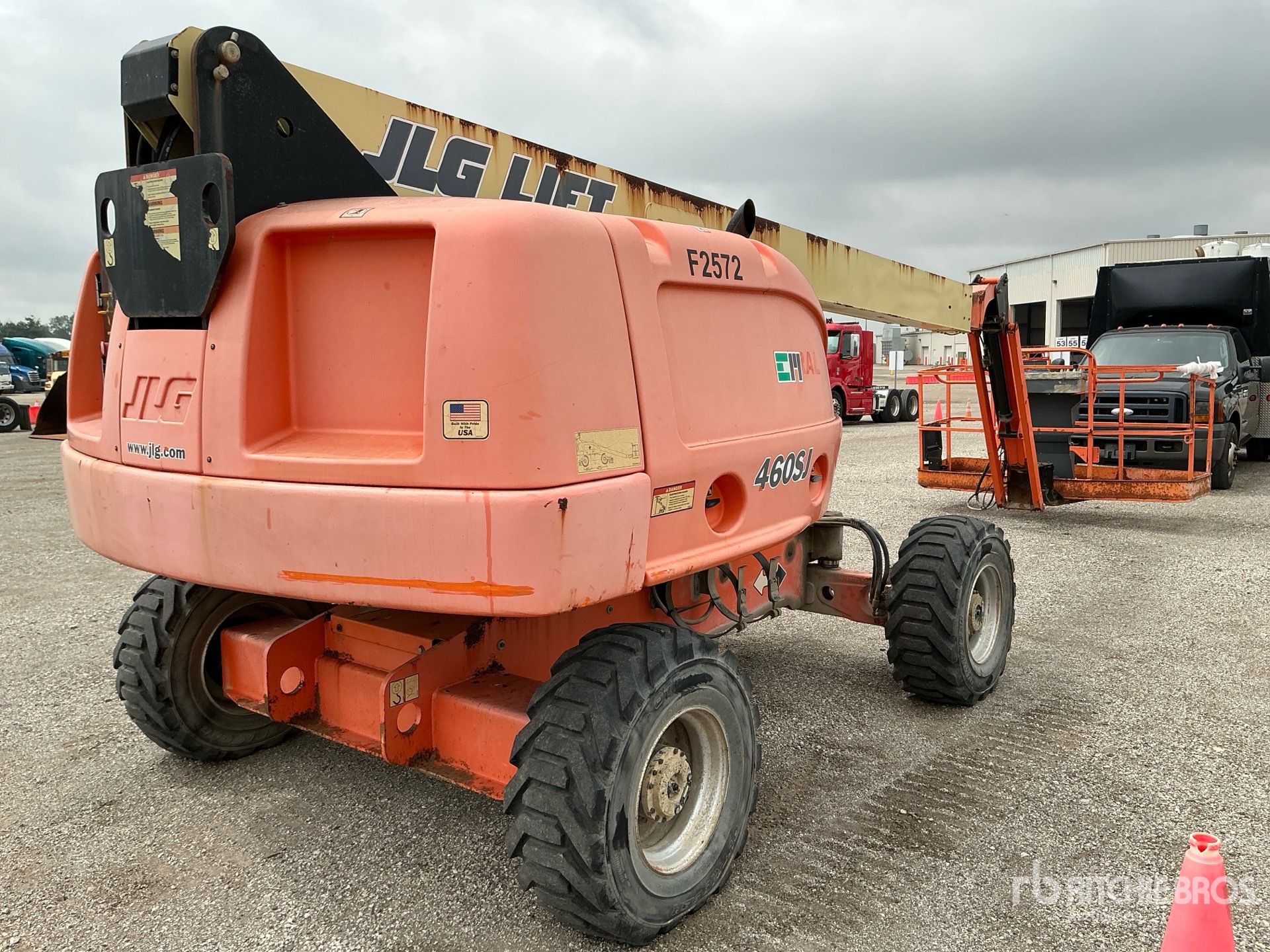General Appearance with Picture, Right Rear Corner
