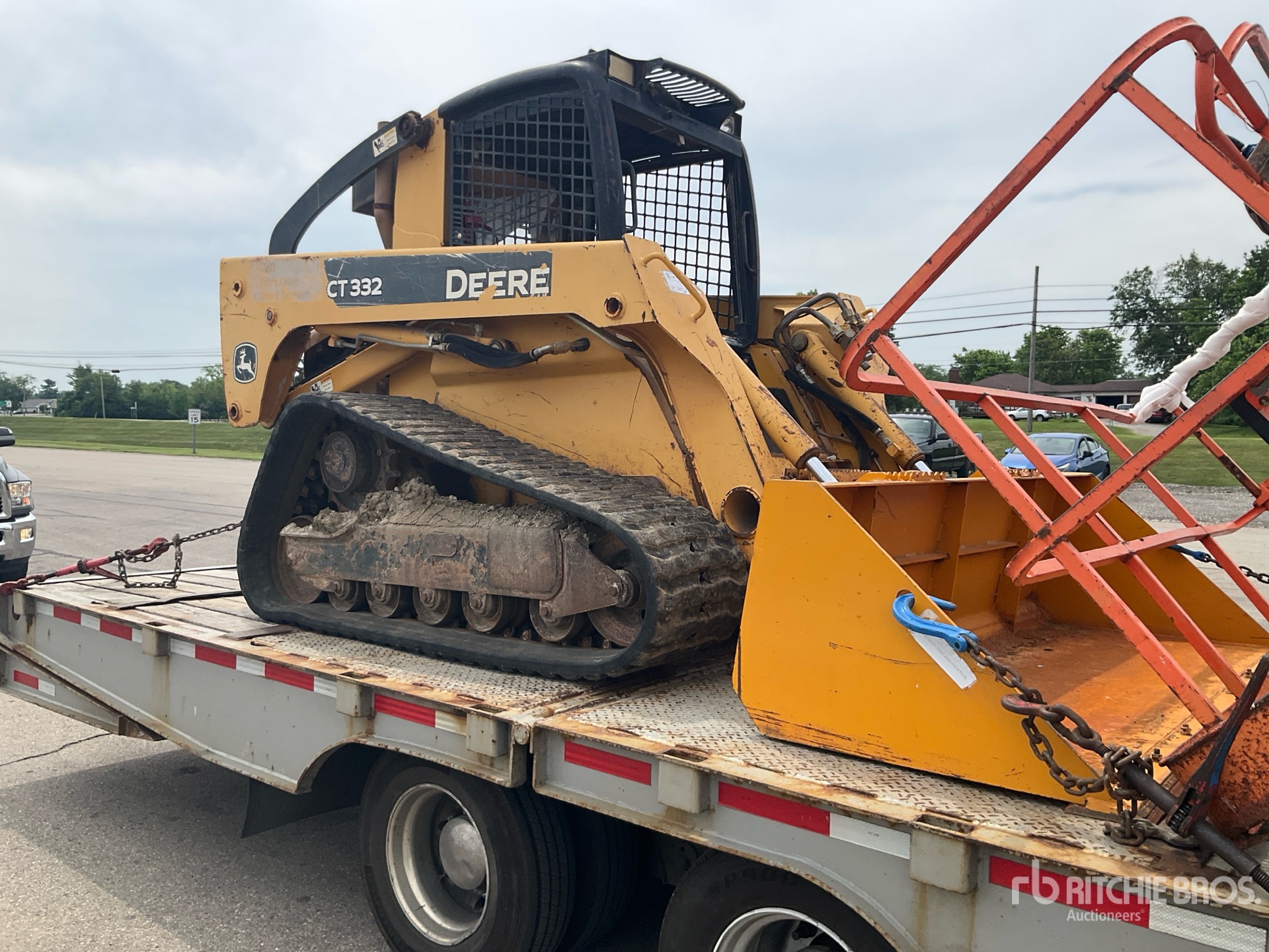 Photo of a 2009 John Deere 332