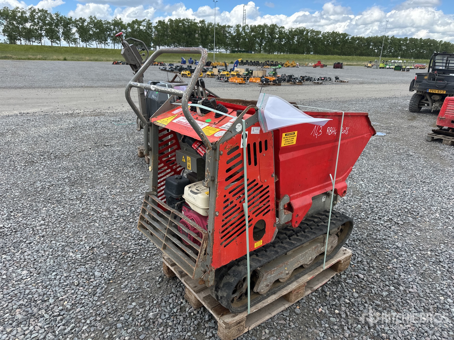 General Appearance with Picture, Right Rear Corner