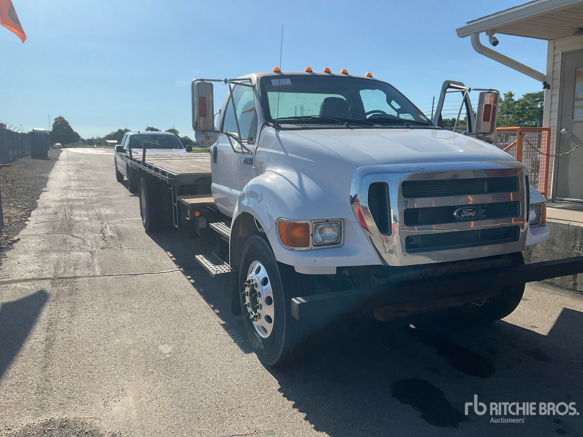 General Appearance with Featured Photo