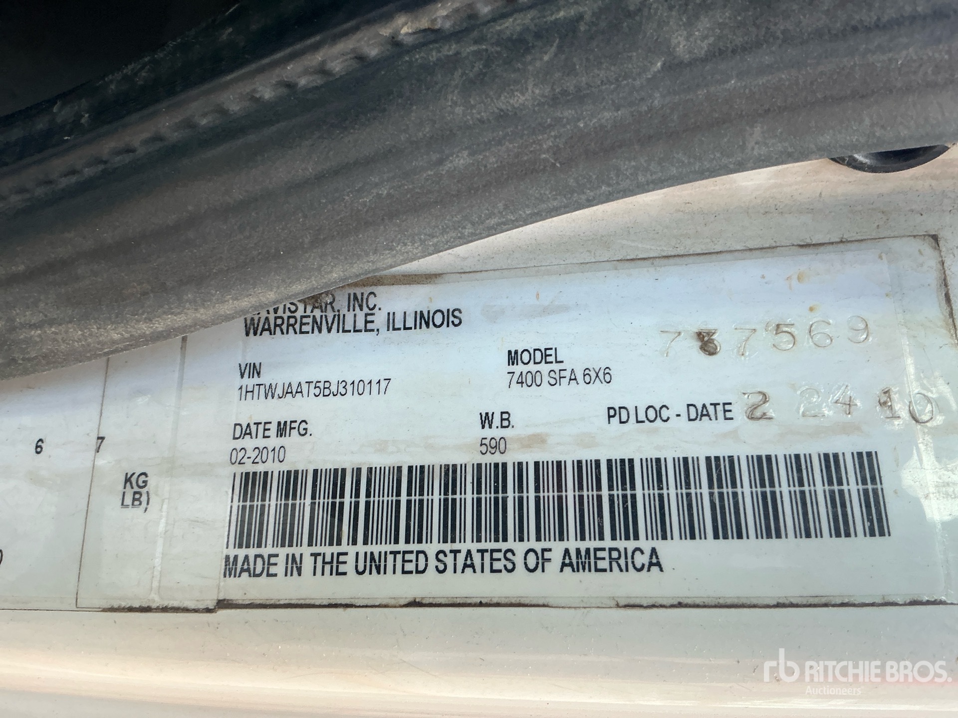 Photo of a 2011 International 7400