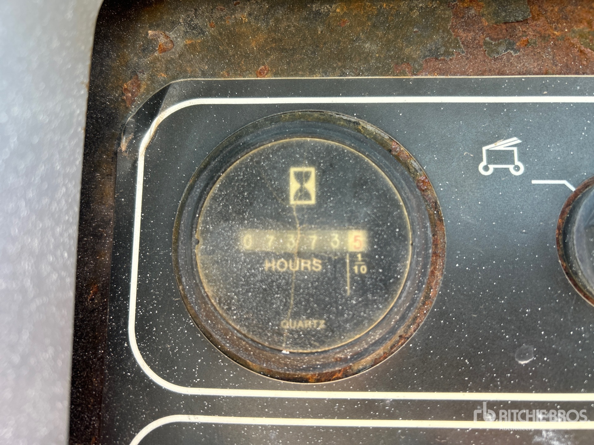 General Appearance with Hour Meter / Odometer