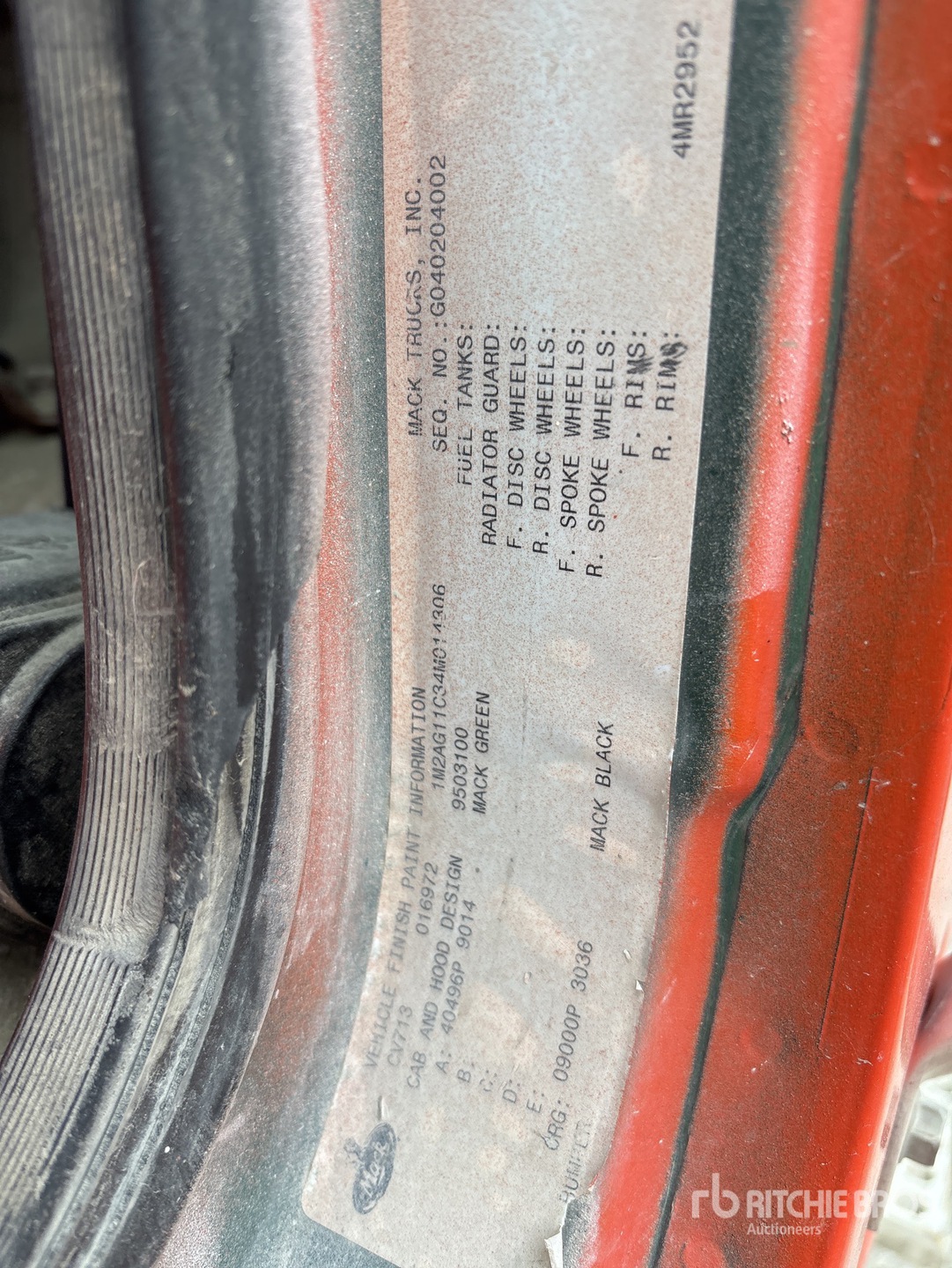 Photo of a 2004 Mack CV713